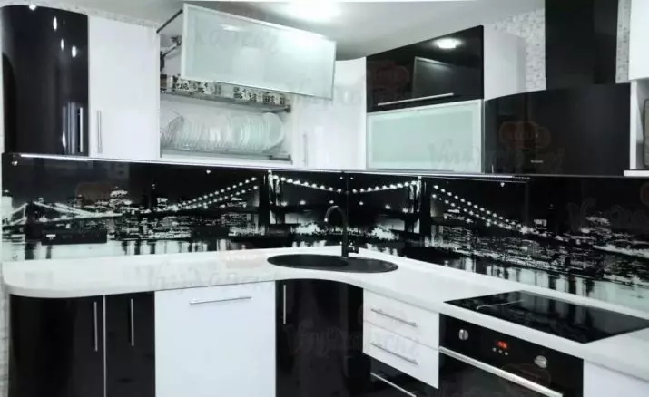 Pojok Dapur Terbuat Dari Plastik (33 Foto): Ide Desain, Pilihan Untuk Solusi Warna Kepala Dapur Plastik Di Bingkai Aluminium 9576_22