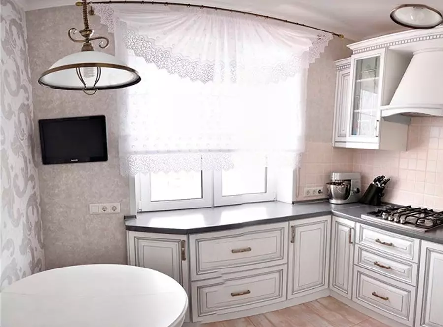 带窗户的角厨房（55张照片）：私人房子的厨房设计，在工作区内有一个窗户，尤其是沿着窗户洗涤的厨房耳机 9583_49