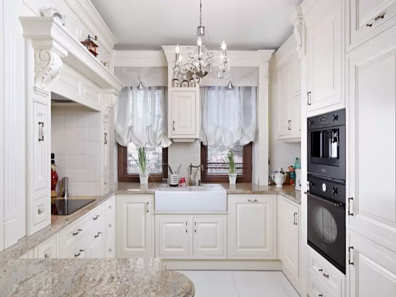 Kuhinja ob oknu (37 fotografij): Kako izbrati kuhinjski komplet? Primeri oblikovanja v majhnem stanovanju. Kaj storiti z baterijo? 9600_5