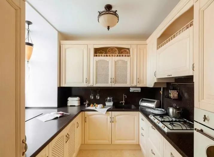 Cocina con una mesa negra (99 fotos): Auriculares de cocina luminosa y blanca con top de mesa oscura, marrón y colorada y delantal en la cocina interior 9601_98