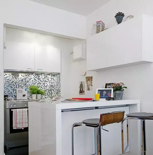 P-formet køkken med bar tæller (48 billeder): Design af små køkkener p-formet. Smukke eksempler i interiøret 9605_14