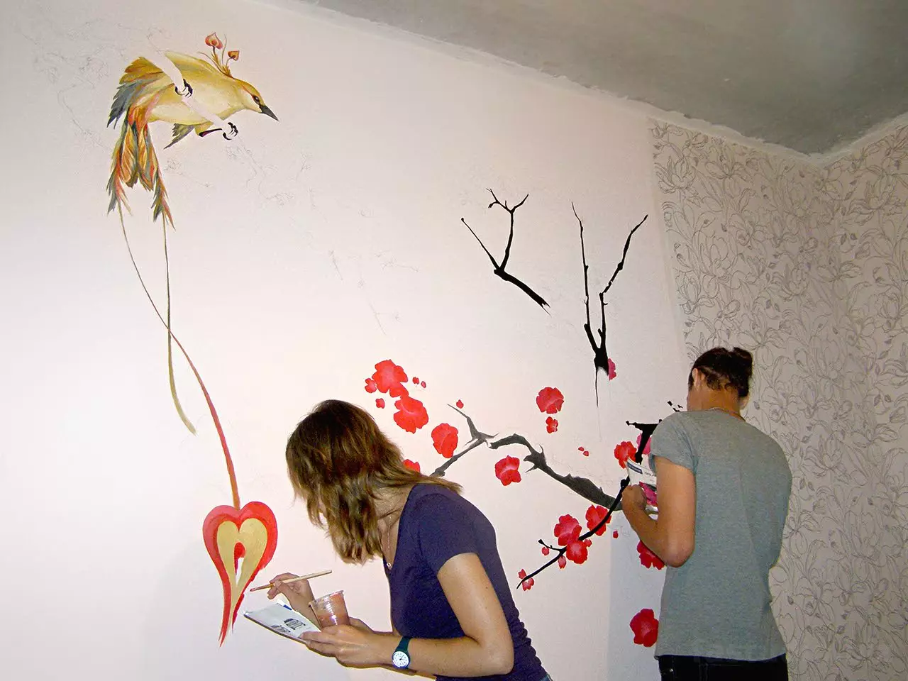Ζωγραφική σαλόνι: επιλογή εξοπλισμού και θέματα σχεδίων για τοιχογραφία στην αίθουσα 9622_11