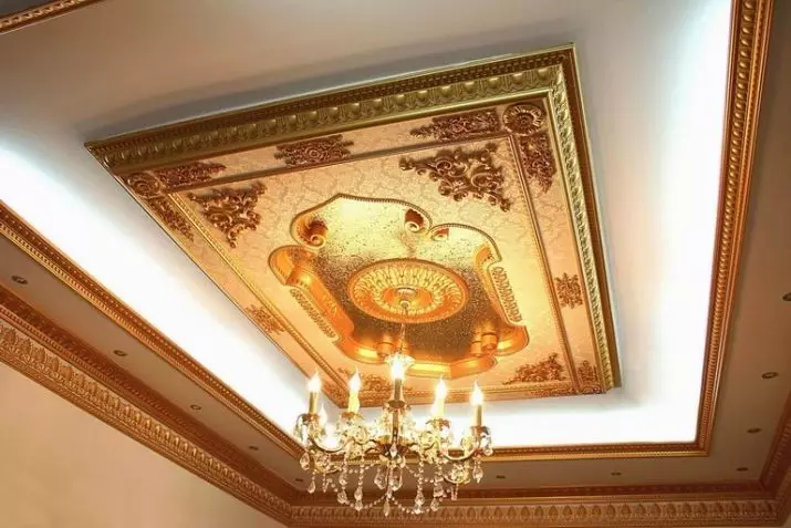 Duplexné stropy z sadrokartónu pre obývaciu izbu (49 fotiek): Možnosti dizajnu pre duplexné stropy s osvetlením v interiéri haly 9626_20