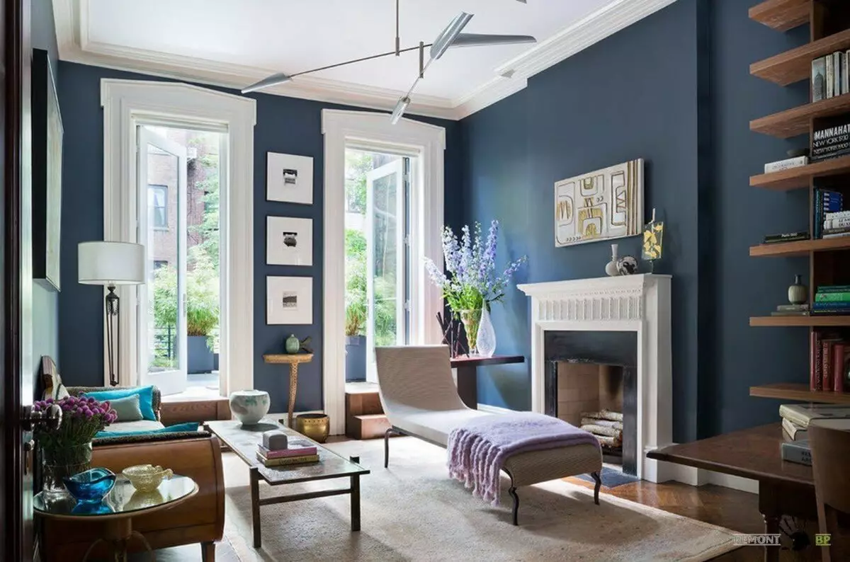 Ngjyra e mureve në dhomën e ndenjes (64 foto): Cila ngjyrë bojë muret në sallë me një kat të lehtë? Idetë moderne të dizajnit të murit. Si të zgjidhni opsionin më të mirë për të brendshmen? 9629_34