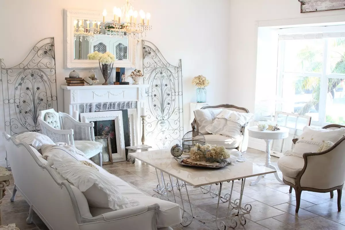 Obývacia izba v Provence (104 fotografií): Registrácia interiéru malej a veľkej haly v modernom olivovom štýle, lusterový dizajn a iné nuansy 9631_25