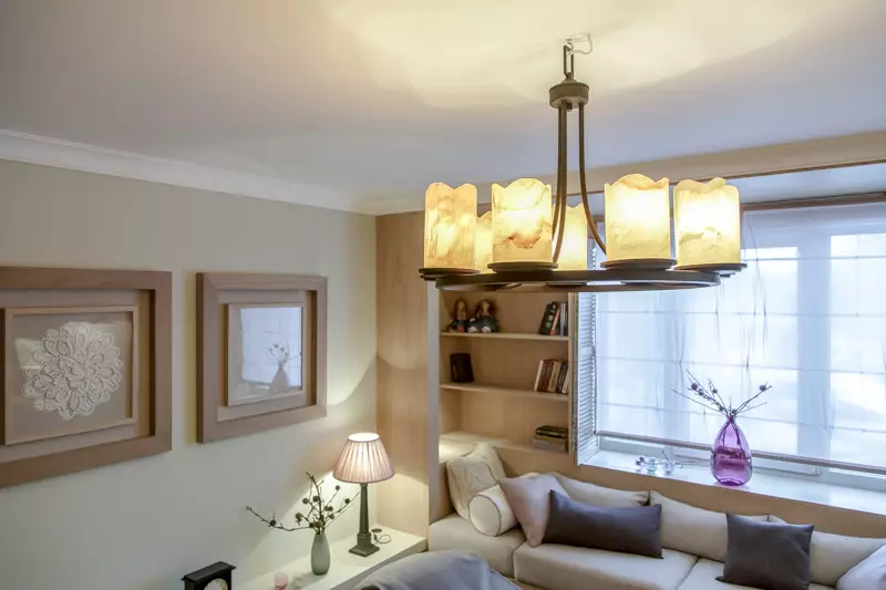 豪华吊灯含有低天花板（48张）：平坦和其他天花板现代吊灯在低天花板房间 9632_4