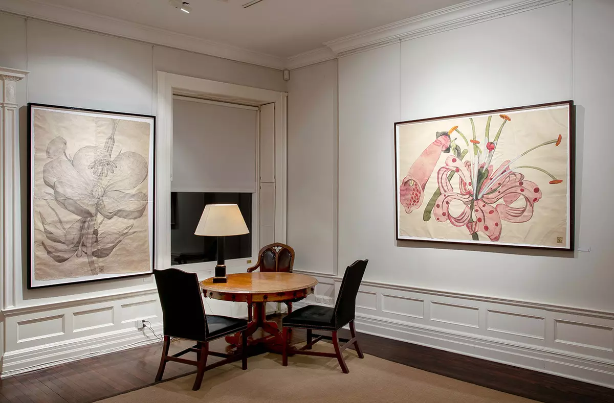 Lukisan di ruang tamu (44 foto): Pilih jenis gambar modular dan lainnya dalam gaya modern untuk interior aula di apartemen 9633_20