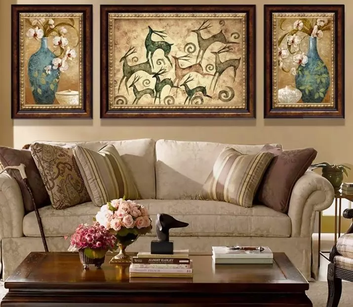 Pinturas en la sala de estar (44 fotos): seleccione los tipos modulares y otros tipos de imágenes en un estilo moderno para el interior de la sala en el apartamento 9633_23