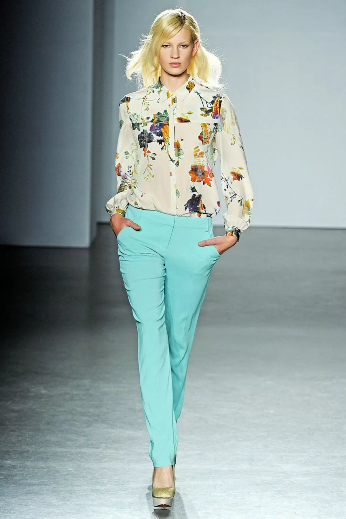 Turquoise pants (74 photos): what to wear 963_69