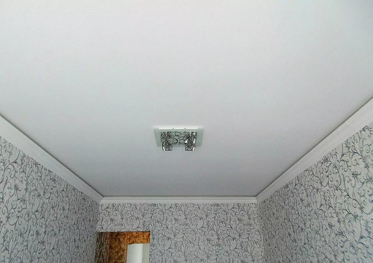 對於大廳拉伸單級天花板（56張）：在公寓雙色單級天花板，在內部合併光澤和無光拉伸天花板 9640_21
