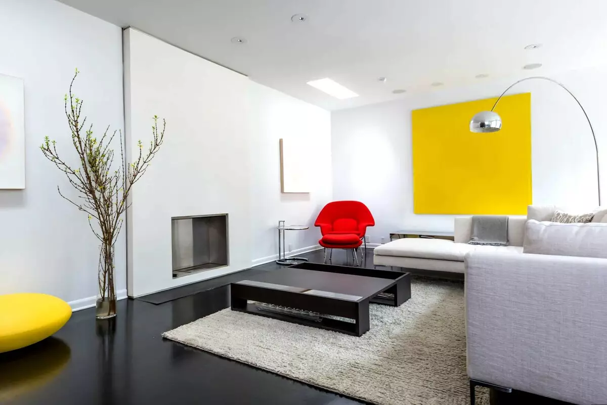 Dnevni boravak u stilu minimalizma (88 fotografija): Unutarnja dizajnerska dvorana u redovnom stanu u modernom minimalističkom stilu, dekoracija dnevnog boravka u Hruščekvi 9656_43