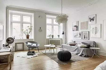 Sala de estar en estilo escandinavo (58 fotos): deseño de interiores do pequeno salón e grandes salas no apartamento e casa de campo, estreitas salas de estar brancas e outras opcións 9658_7