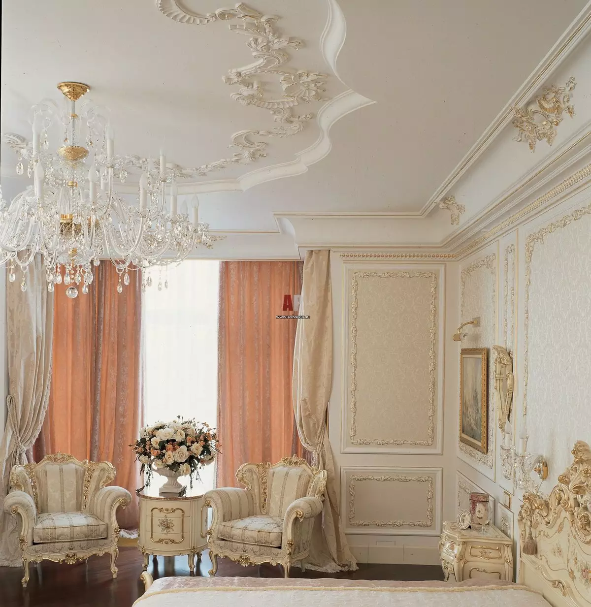 Dhoma të jetesës barok (37 foto): Dizajn i brendshëm i sallave në ngjyra të lehta dhe të errëta, shembuj të dhomave të dekoruara bukur 9663_19