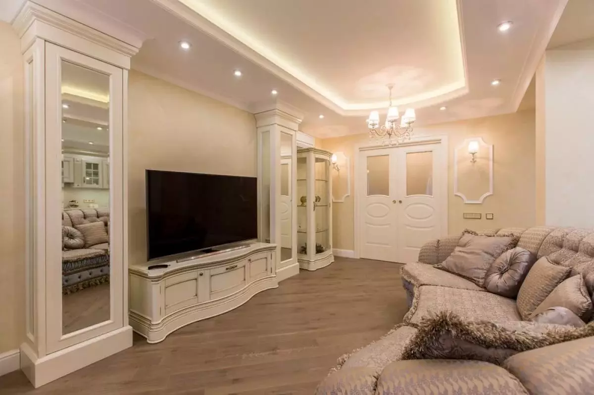 Sala de estar em estilo neoclássico (60 fotos): Design de interiores da sala clara de 15 metros quadrados. m no estilo neoclássico, a escolha do peito na sala de estar 9676_17
