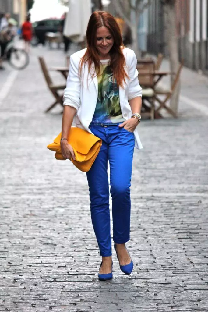 Co nosit modré kalhoty 2021 (109 fotografií): Světlé a tmavě modré, ženské stylové modely 967_105