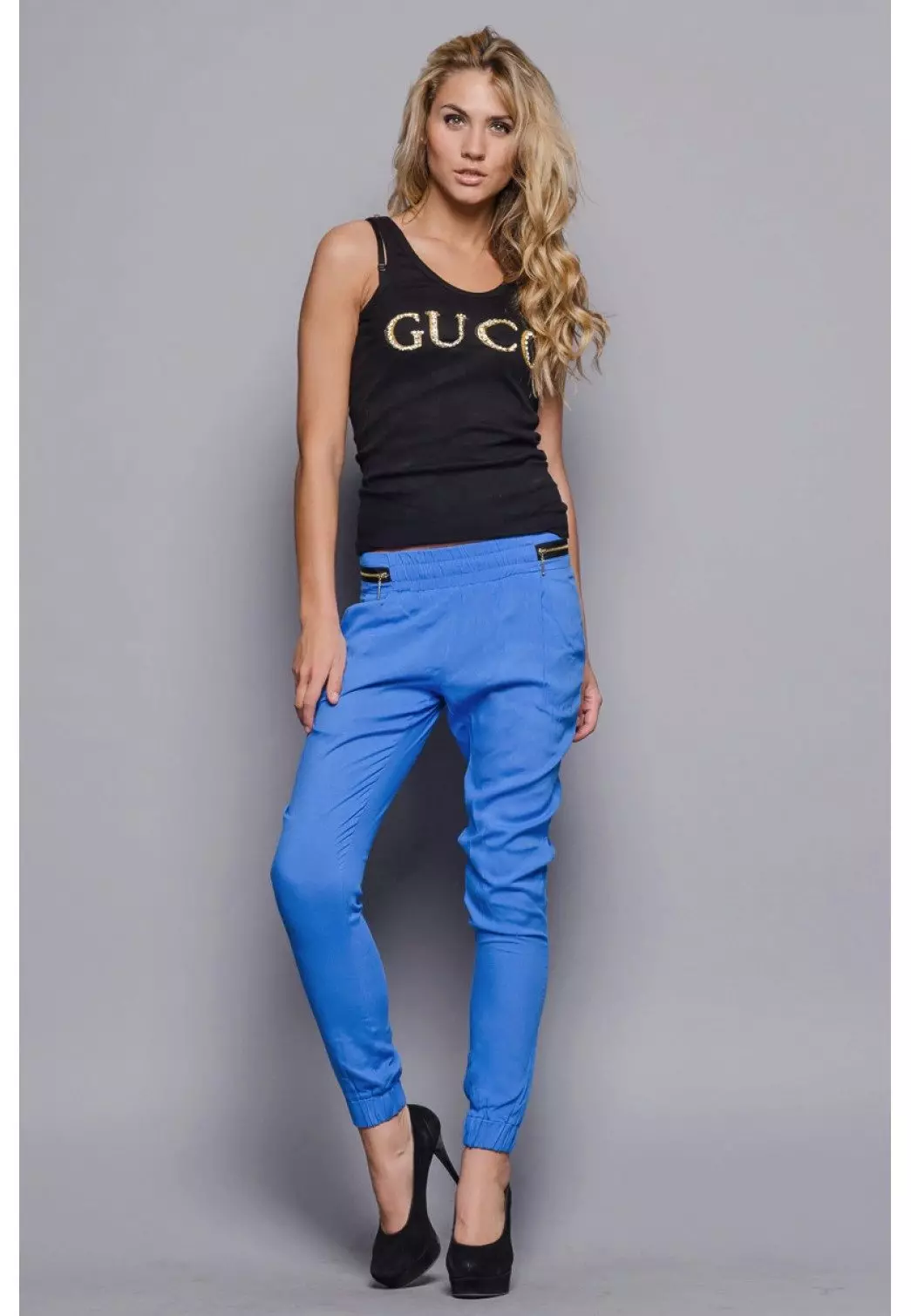 Què portar pantalons blaus 2021 (109 fotos): clar i blau fosc, elegants models femenins 967_20