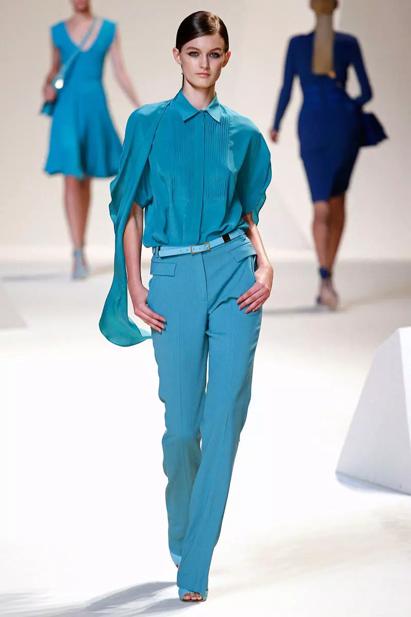 Какво да носите сини панталони 2021 (109 снимки): ярки и тъмносини, женски стилни модели 967_60