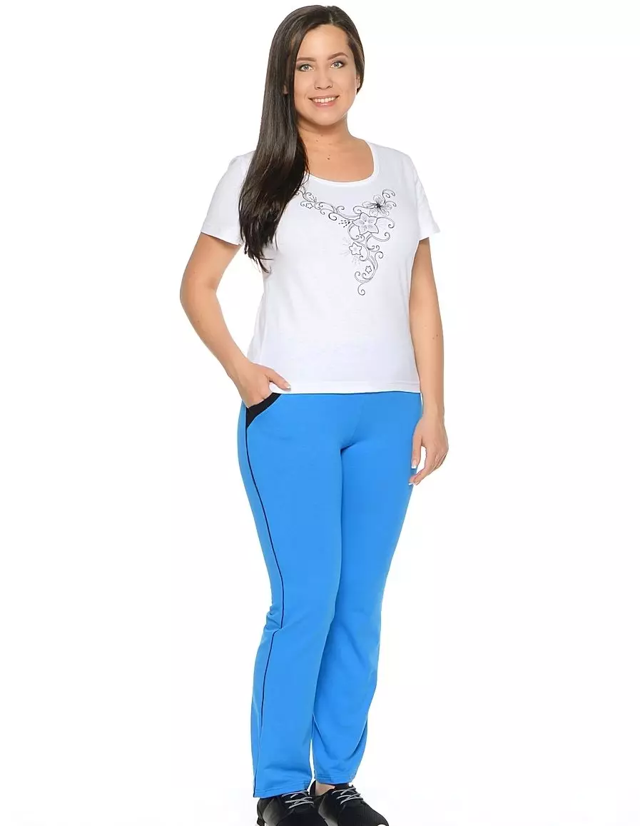 Што да носат сини панталони 2021 (109 фотографии): светли и темно сини, женски стилски модели 967_64