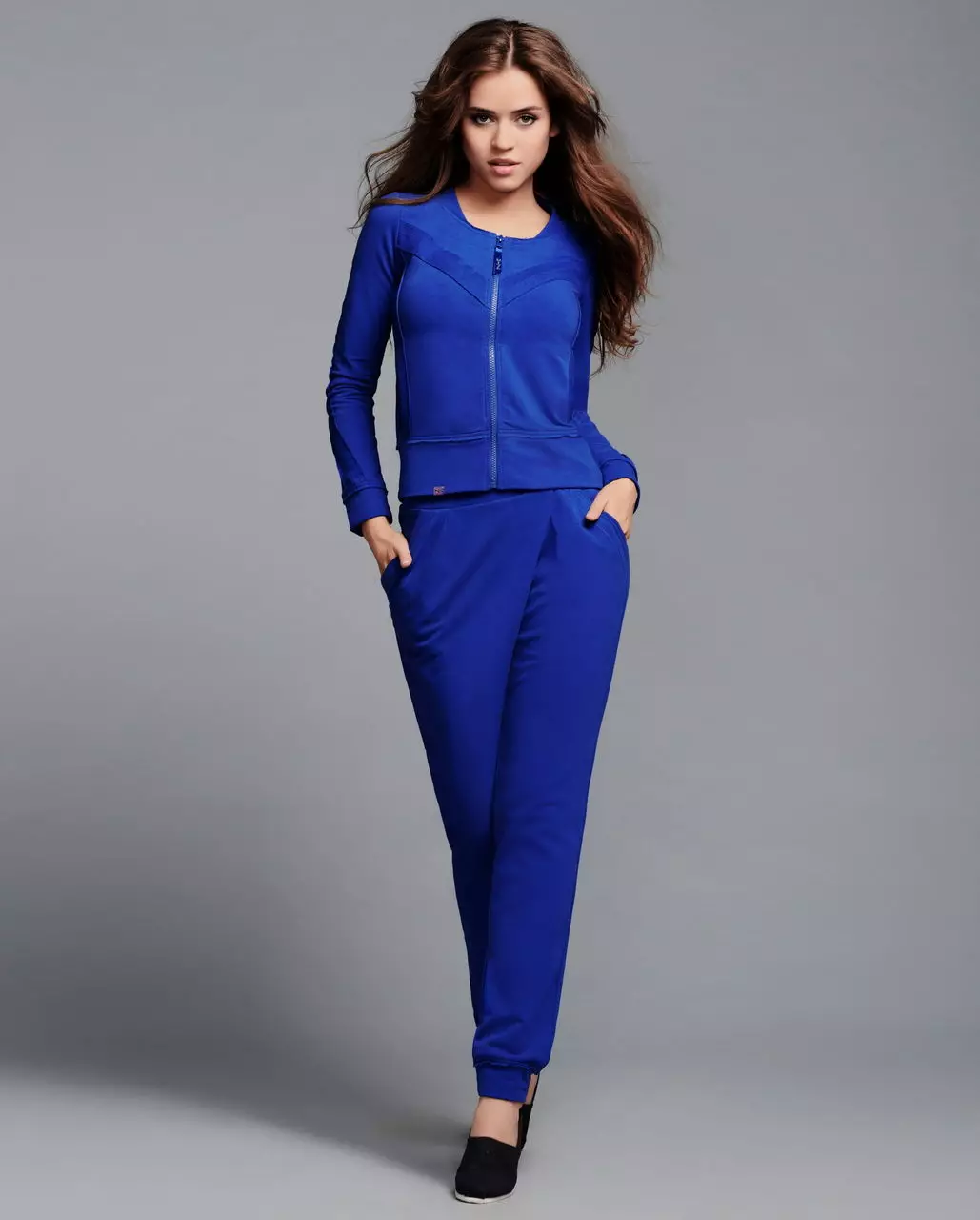 ブルーパンツ2021（109写真）を着用するもの：明るく濃い青、女性のスタイリッシュなモデル 967_8