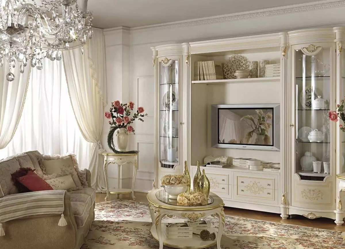 Klassieke woonkamer (88 foto's): Binneontwerp in style Kontemporêre en Amerikaanse klassieke, pragtige woonkamers in helder kleure, die keuse van skilderye in die kamer 9681_70