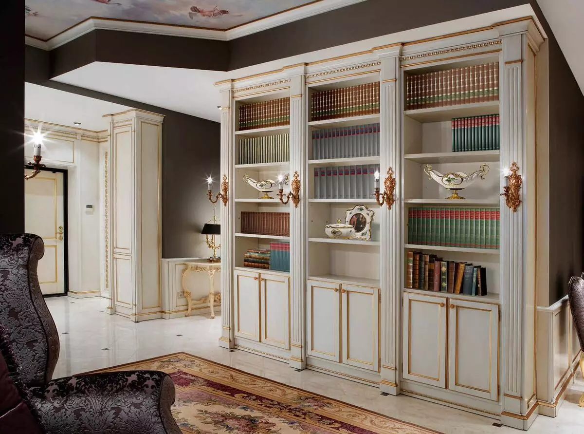 Sala de estar clásica (88 fotos): deseño de interiores en estilos clásicos contemporáneos e americanos, fermosas salas de estar en cores brillantes, elixindo pinturas na sala 9681_74