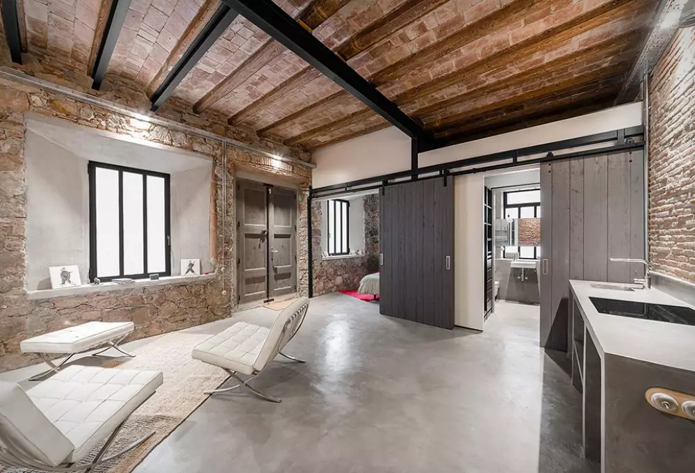 Sala de estar (117 fotos): salão de design de interiores com lareira, exemplos de uma pequena sala de estar com elementos loft 9684_54