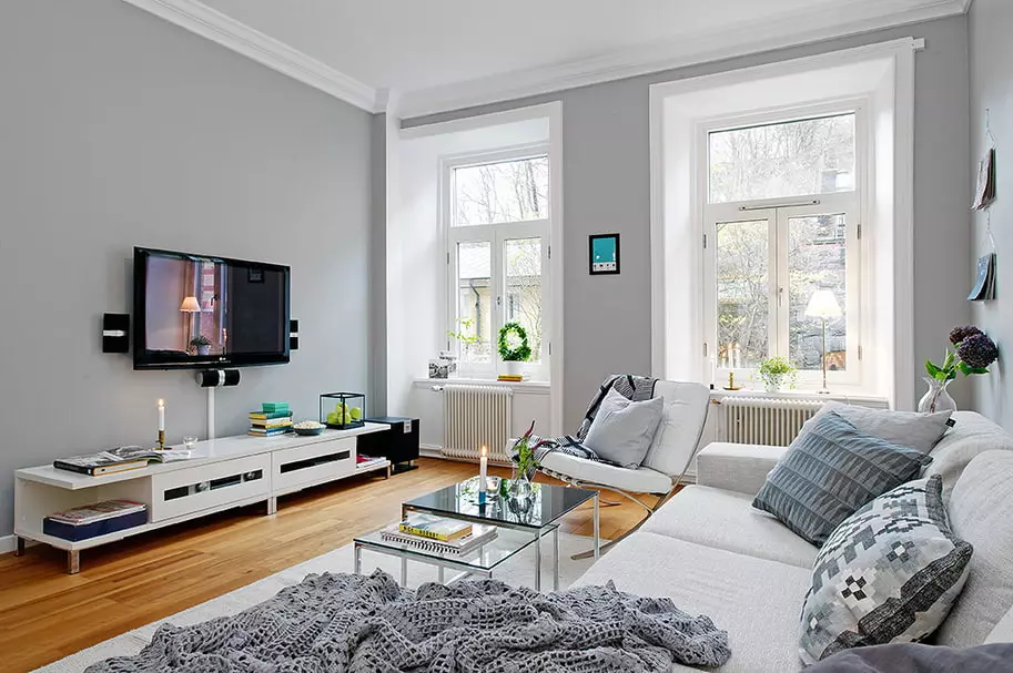 Stue i lette farver (80 billeder): Interiørdesign i klassiske og moderne lysstile, brugen af ​​lyse accenter i det lyse rum 9696_35