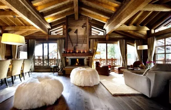 Soggiorno in una casa di legno (69 foto): opzioni di interior design per il soggiorno del paese. Come organizzare una sala in campagna solo e con gusto? 9700_34