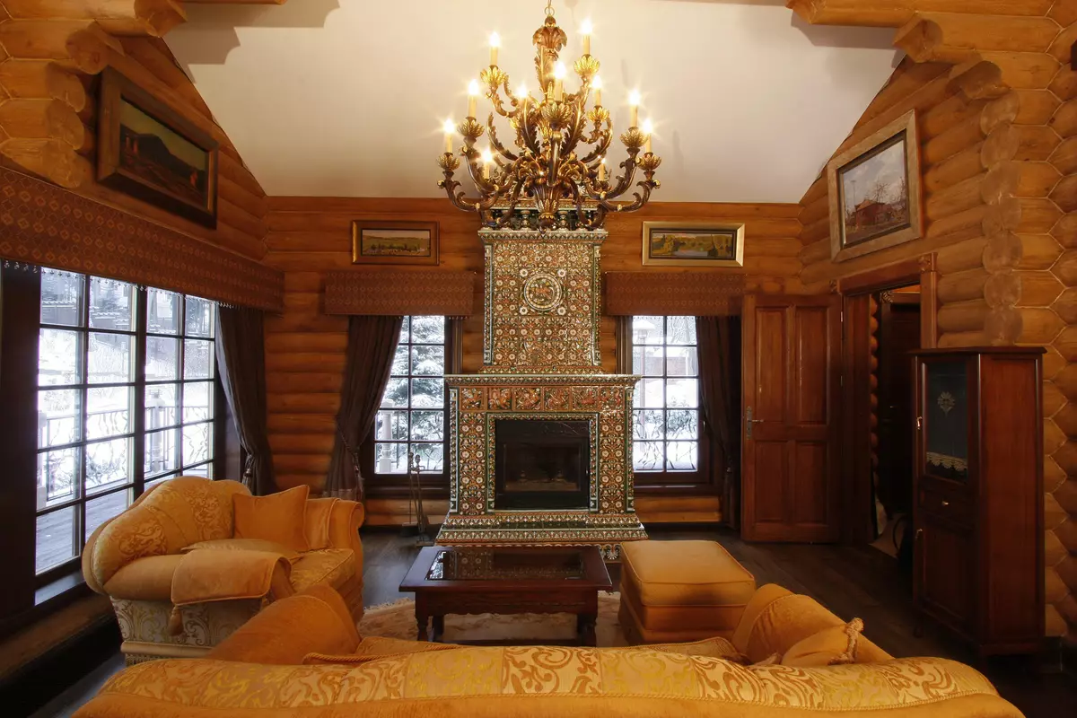 Salon dans une maison en bois (69 photos): Options de design d'intérieur pour le salon de campagne. Comment organiser une salle dans le pays juste et avec goût? 9700_44