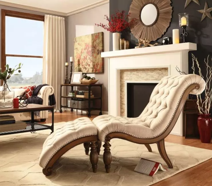 Dzīvojamā istabas krēsls (67 fotogrāfijas): moderns stilīgs mazs dizaina krēsls ar augstu muguru zālē un skaistiem maziem vērpšanas krēsliem, citiem interjera modeļiem 9709_11
