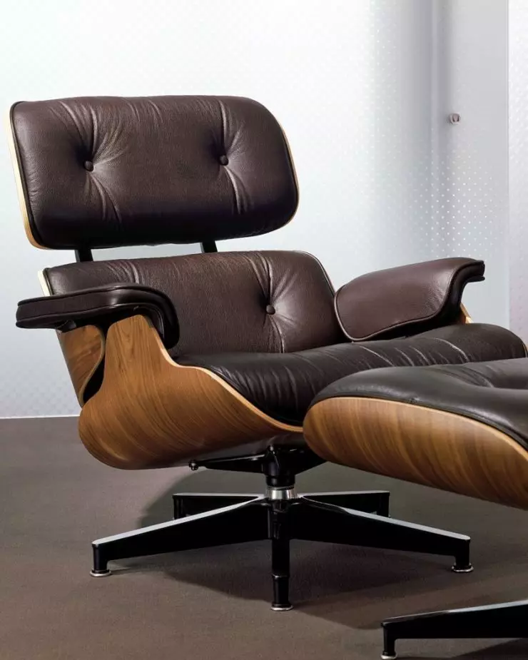 Obývacia izba stoličky (67 fotiek): Moderný elegantný malé dizajnové stolička s vysokým operadlom v predsieni a krásne malých pradenie stoličky, ostatných modelov v interiéri 9709_46