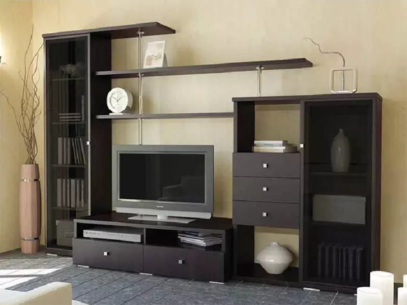 Moduláris bútorok egy kortárs stílusban a nappali (60 fotók): Válassza ki a nappaliban lévő modulokat a TV területén, polcokon és más moduláris rendszerekben 9725_26