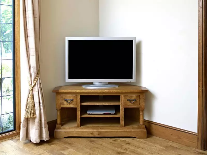 Mobles na sala de estar baixo TV (47 fotos): Que tipos de mobles no salón son axeitados na zona de TV? Avaliación dos mellores fabricantes 9728_26