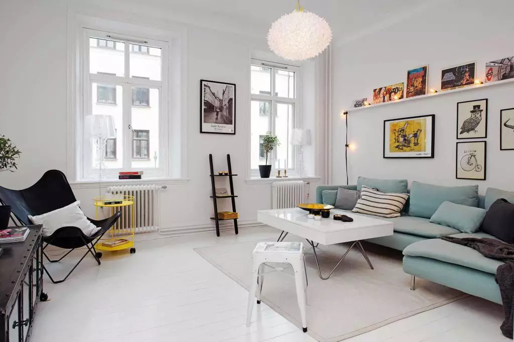 Světlý nábytek pro obývací pokoj: nábytek v klasických a jiných stylech v bílých tónech v interiéru haly 9731_15