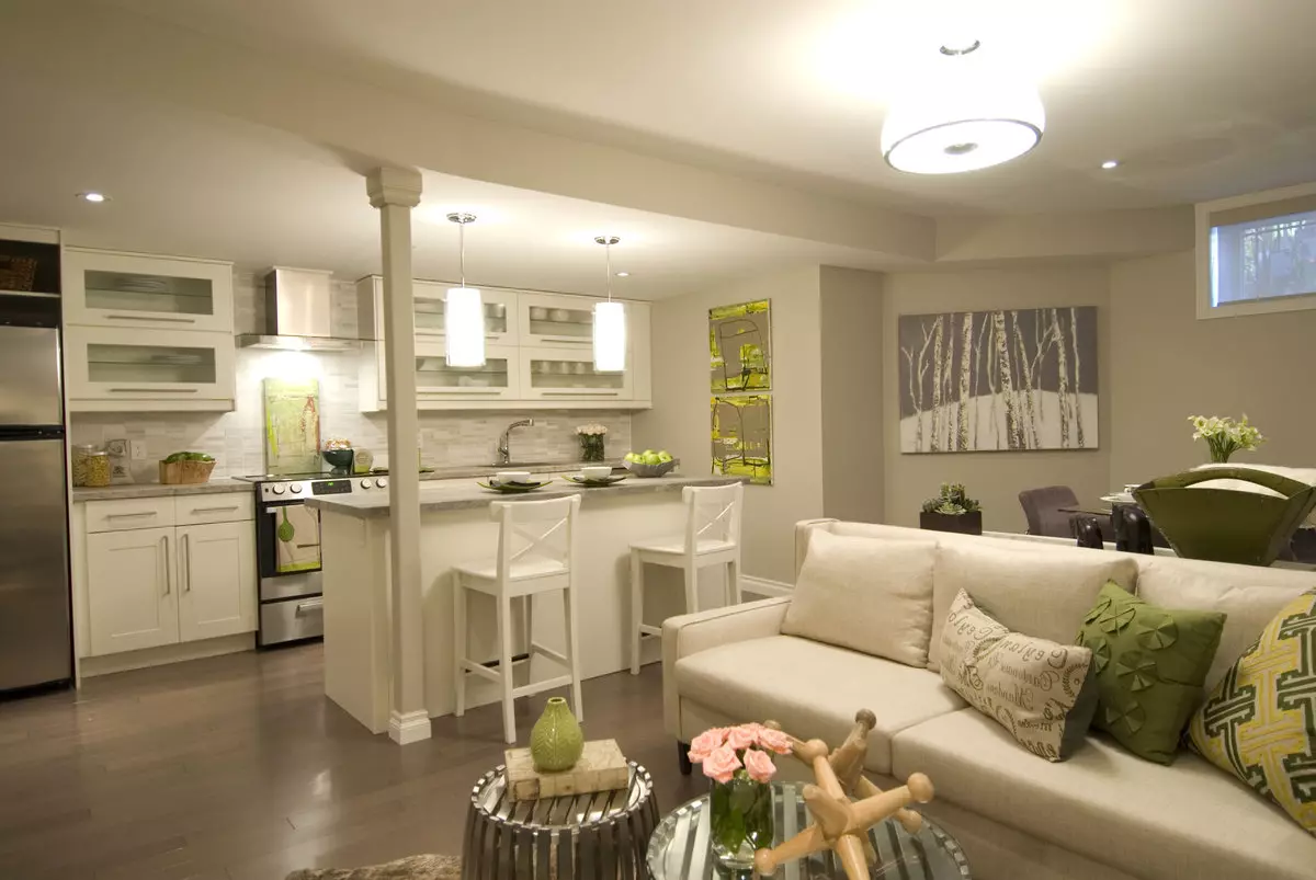 Mobili luminosi per il soggiorno: mobili in classici e altri stili in tonalità bianche all'interno della sala 9731_18
