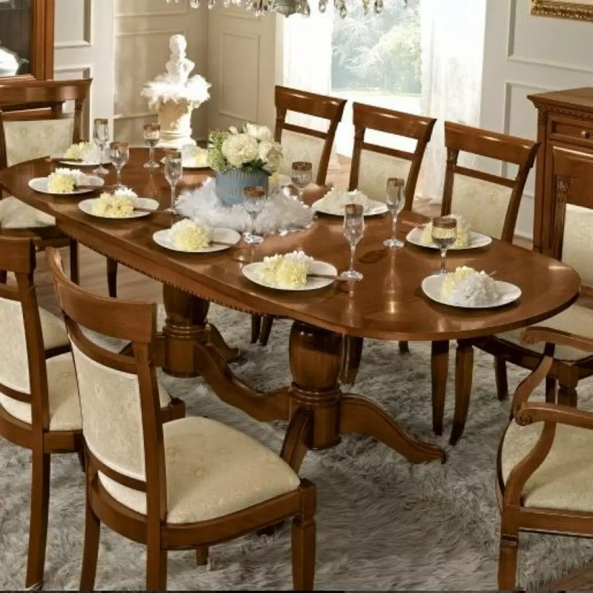 Produljivi stol za dnevni boravak: Savjeti za odabir ovalne i okrugle velike stolom za blagovanje. Pregled lijep, moderan tabele ruske proizvodnje. Zanimljivi primjeri 9732_23