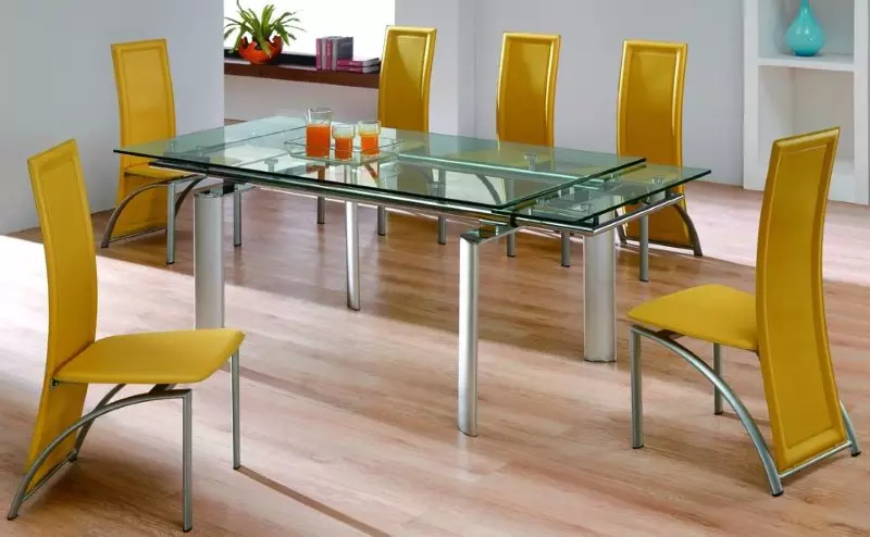 Klizna tablica za dnevni boravak: Savjeti za odabir ovalnog i okruglog stola za blagovanje. Pregled lijepih, modernih stolova ruske proizvodnje. Zanimljivi primjeri 9732_39