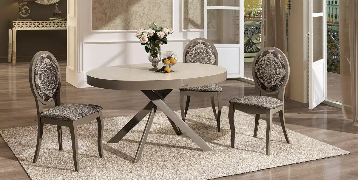 거실 용 테이블과 의자 (56 장의 사진) : 클래식 스타일 홀, 현대적인 점심 식탁을위한 가구를 선택하십시오. 9742_49
