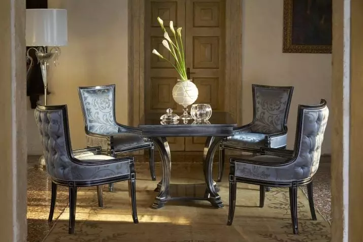 Cadeiras para a sala de estar (66 fotos): fermosos modelos modernos para o salón con brazos e sen, cadeiras de deseño italiano ao estilo do clásico e outros 9746_23