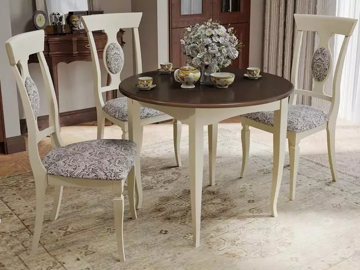 Cadeiras para a sala de estar (66 fotos): fermosos modelos modernos para o salón con brazos e sen, cadeiras de deseño italiano ao estilo do clásico e outros 9746_65