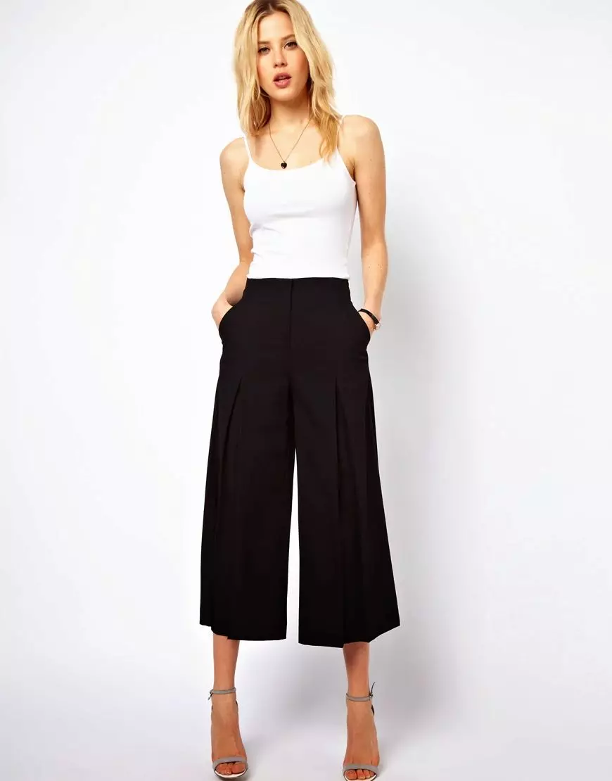 Pantalones Capri (106 fotos): Modelos para mujeres 2021, con qué usar 974_19