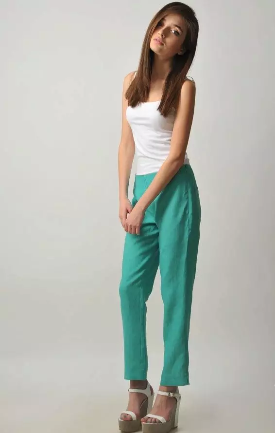 Pantalons Capri (106 fotos): models de Dones 2021, amb el que a el desgast 974_22