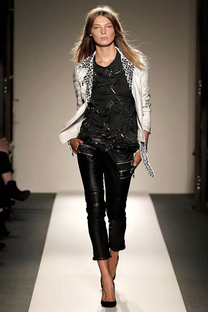 Pantallona Capri (106 foto): Modelet e grave 2021, me çfarë të veshin 974_26