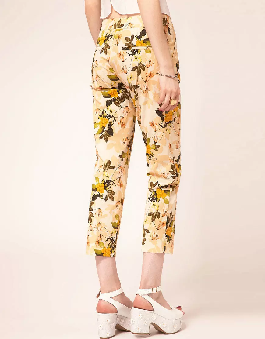 Панталони CAPRI (106 фотографии): Женски модели 2021, со што да носат 974_9