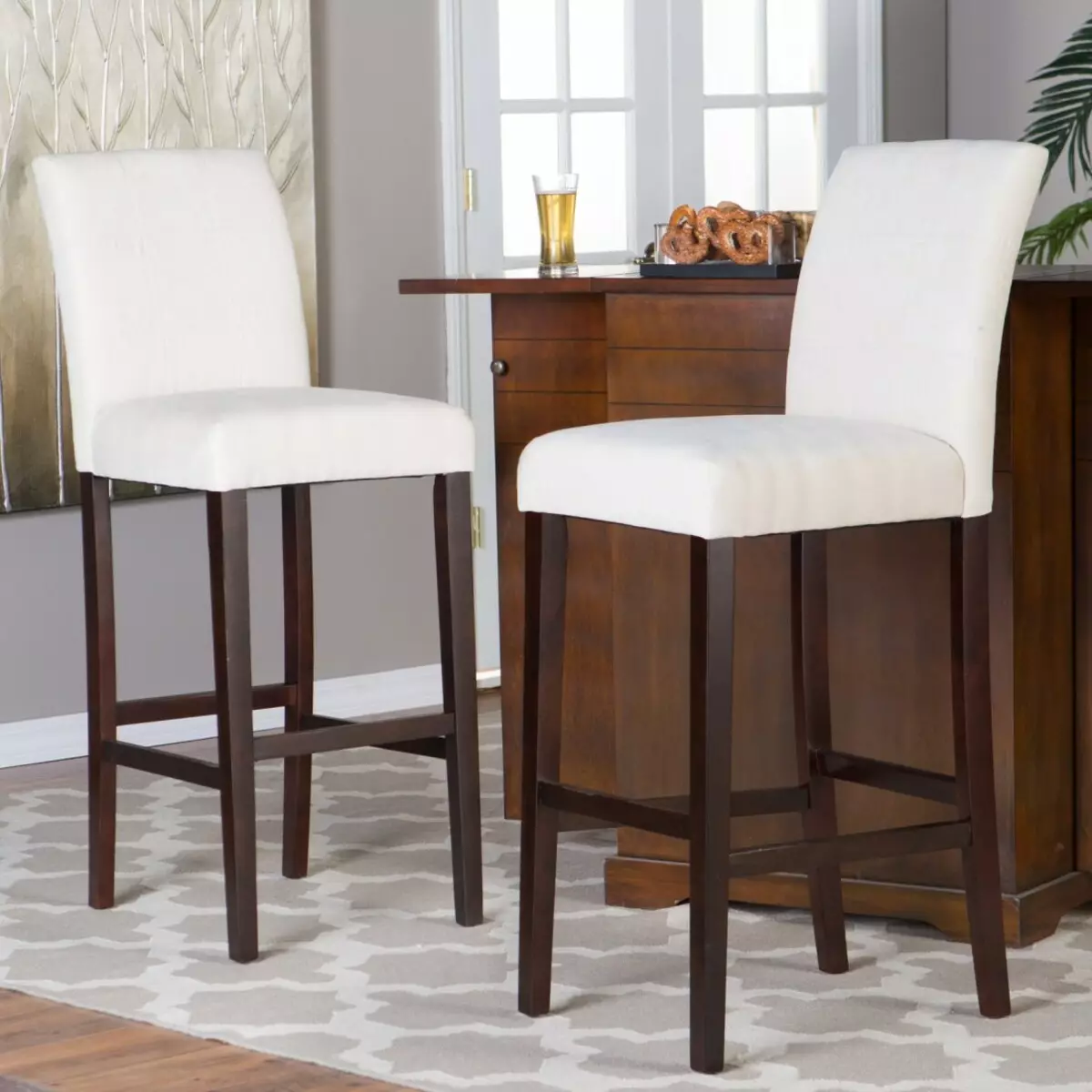 Mjuka stolar för vardagsrummet: Stolstolar, mjuka rygg- och armstödsmodeller och andra alternativ 9751_12