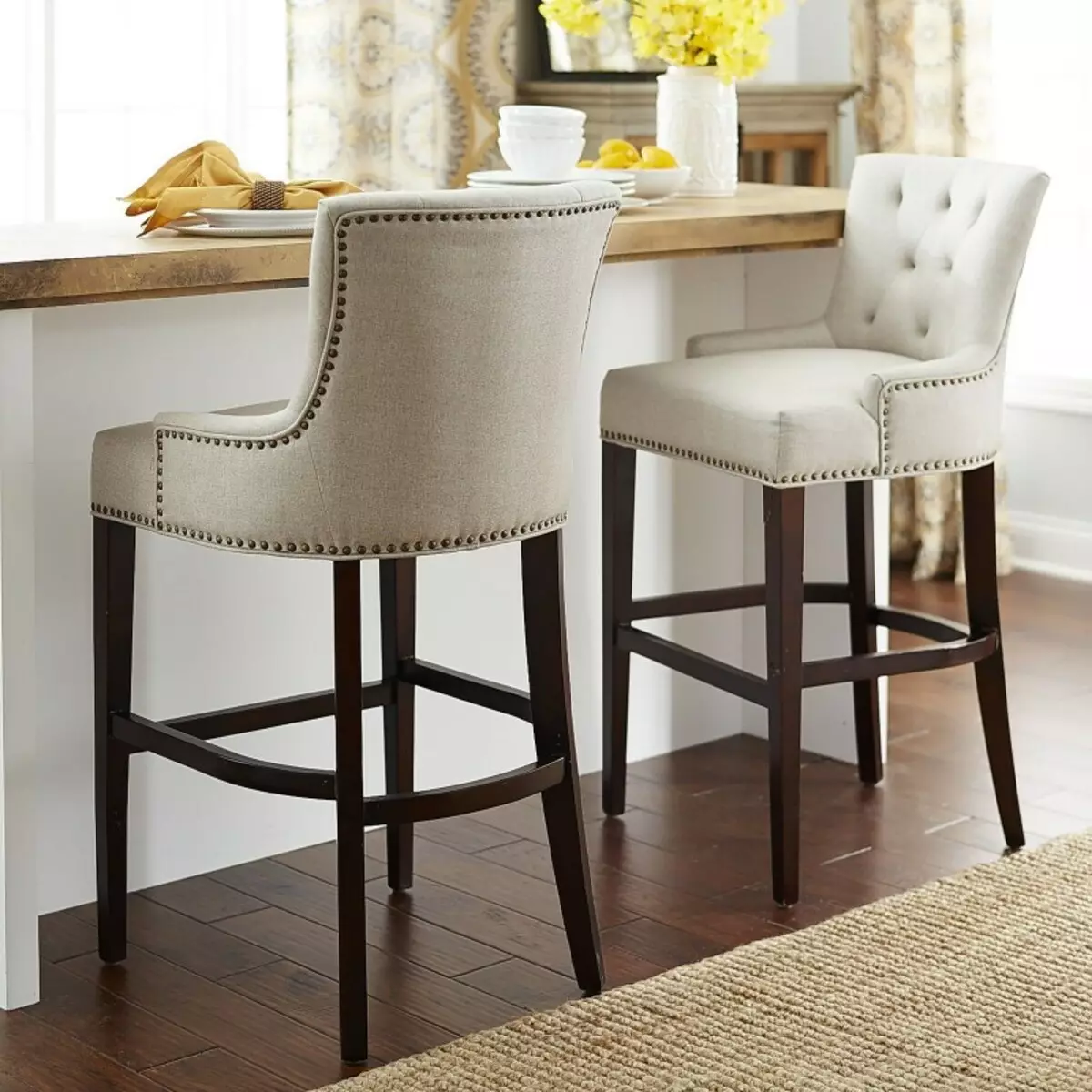 Soft chairs for the living room: Chair-chairs features, soft back and armrest models and other options 9751_13