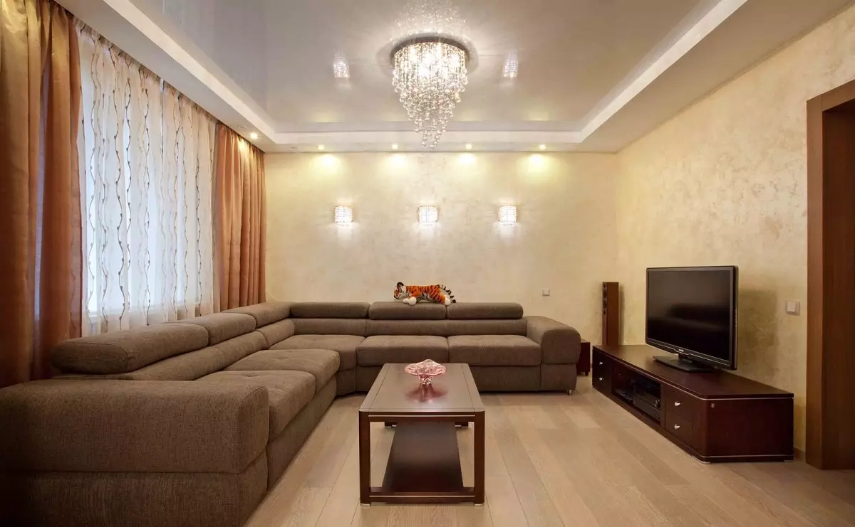 Siesas dzīvojamā istabā (157 fotogrāfijas): pārskats par mīkstajiem dīvāniem zālei, stilīgs pusapaļš un p-formas, neprofināls un elites taisnas dīvāni interjerā. Kā izvēlēties? 9758_114