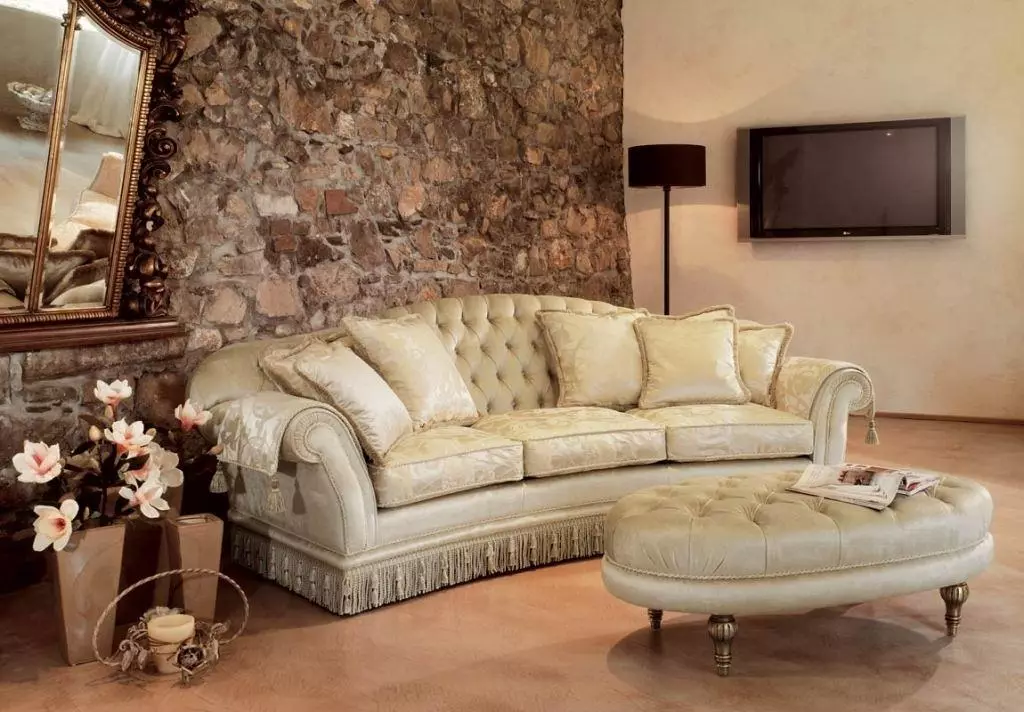Sives w salonie (157 zdjęć): Przegląd miękkich sof dla sali, stylowe półokrągłe i w kształcie litery P, nieświadome i elitarne proste sofy we wnętrzu. Jak wybrać? 9758_64