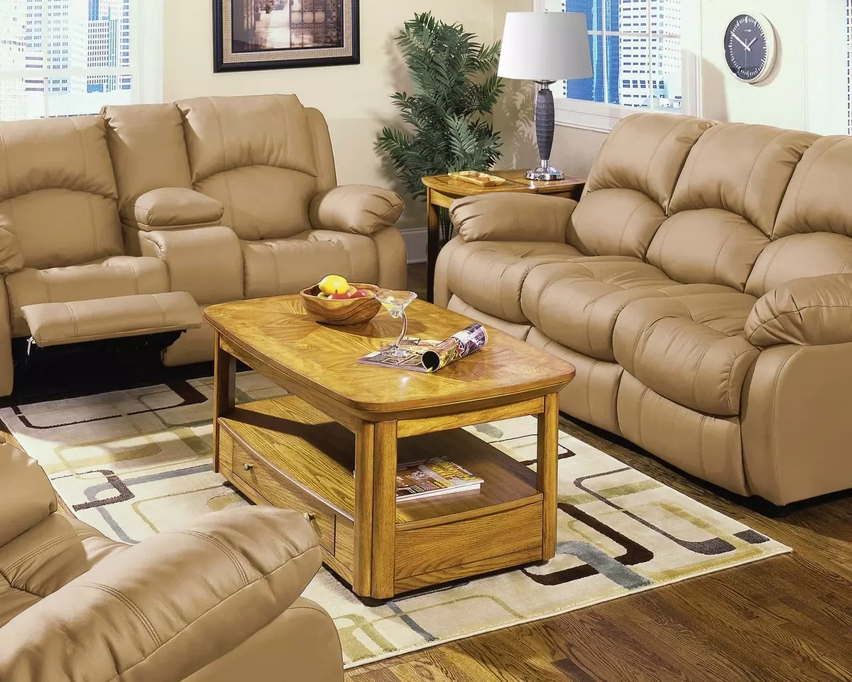 Siesas dzīvojamā istabā (157 fotogrāfijas): pārskats par mīkstajiem dīvāniem zālei, stilīgs pusapaļš un p-formas, neprofināls un elites taisnas dīvāni interjerā. Kā izvēlēties? 9758_66
