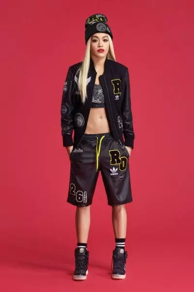 Ženske športne hlače (108 fotografij): široke in modne možnosti, športne hlače Adidas in Nike, s tem, kaj je nositi in kako izbrati 975_21